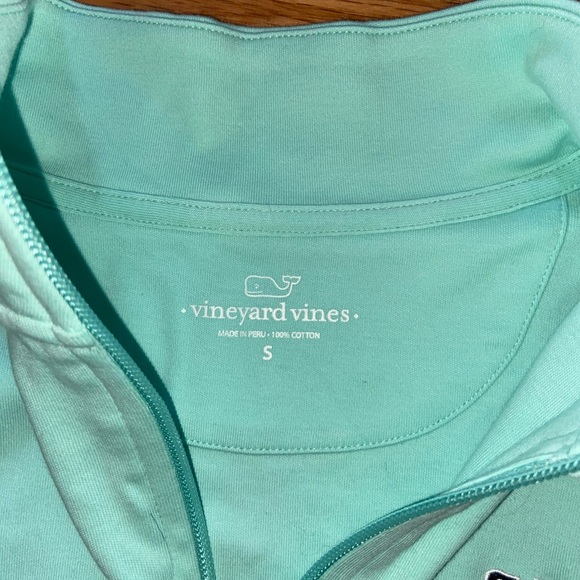 Like NEW Vineyard Vines Pullover - Picture 3 of 4